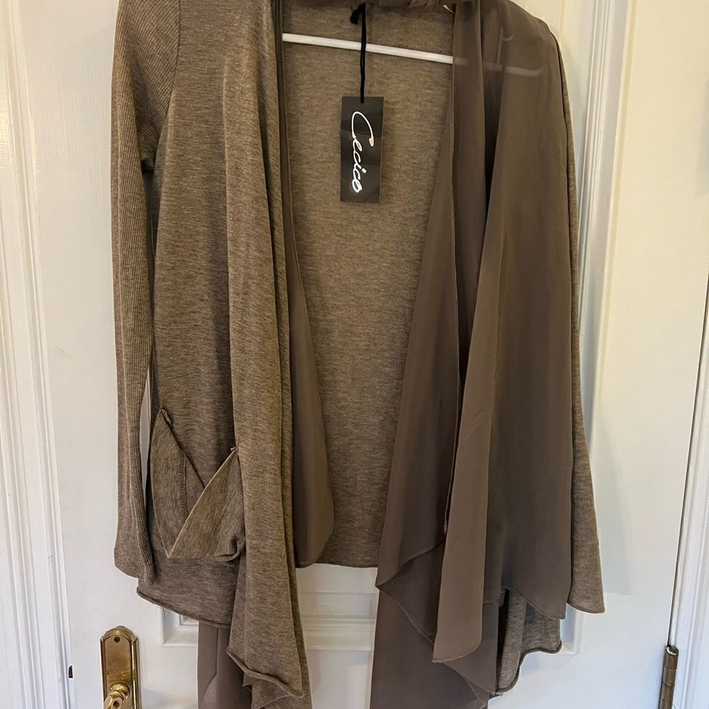 NWT!!!! Gorgeous sweater with infinity scarf - Picture 3 of 4